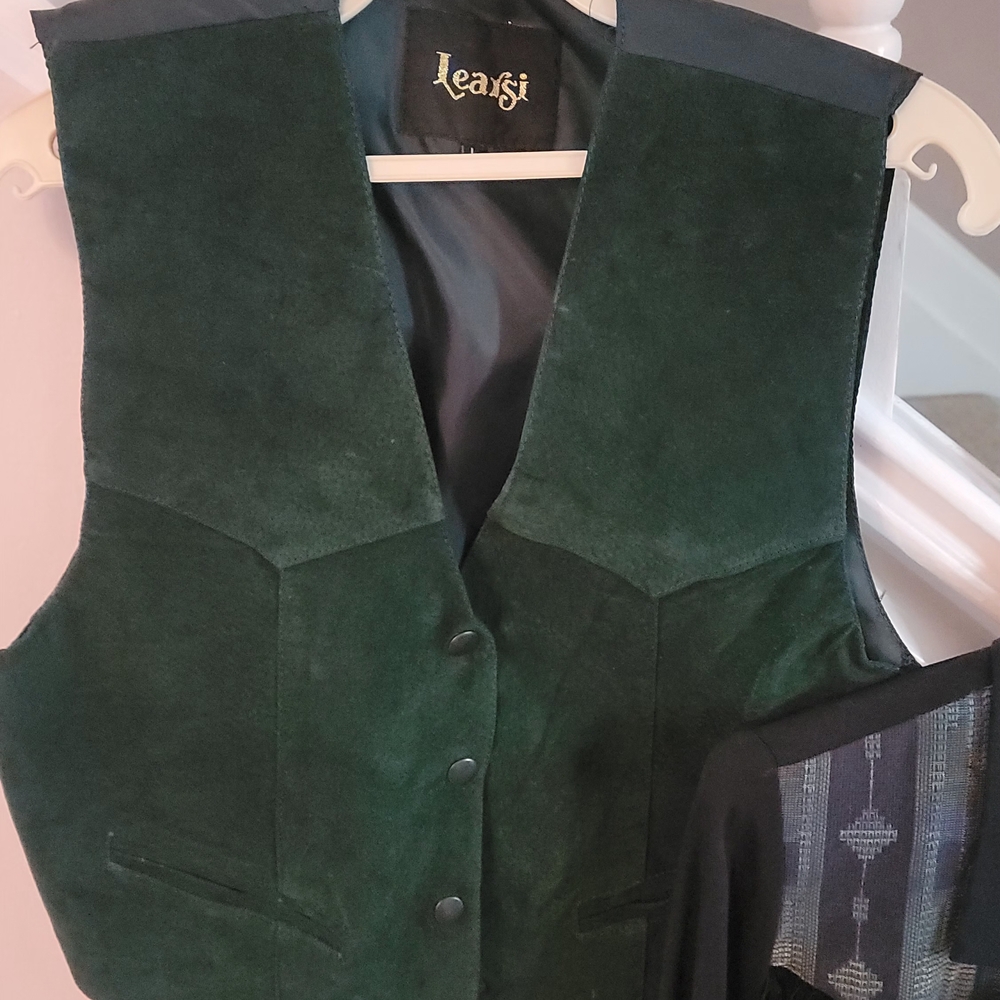 Leaysi Green Suede Vest